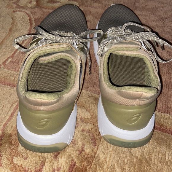 ASICS Ortholite olive green sneakers Sz 11 worn once - Picture 3 of 9